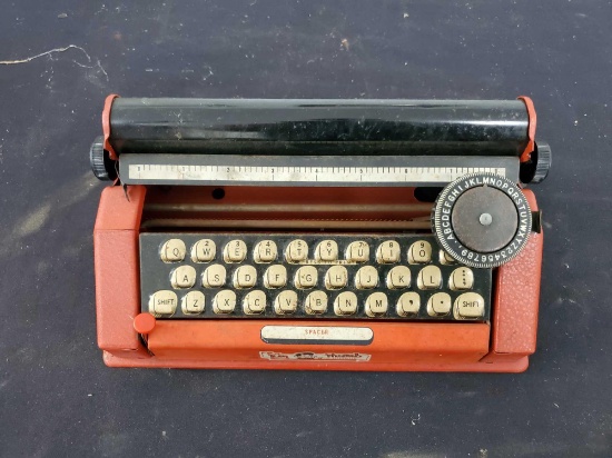 Tom Thumb Toy Typewriter