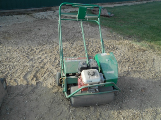 Ryan Lawnaire V aerator, 4 hp Honda motor