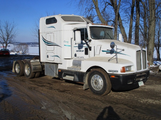 1993 Kenworth T600A sleeper, Cat 3406 engine, 10 sp., TRUCK IS SELLING AS-IS, Truck  has a