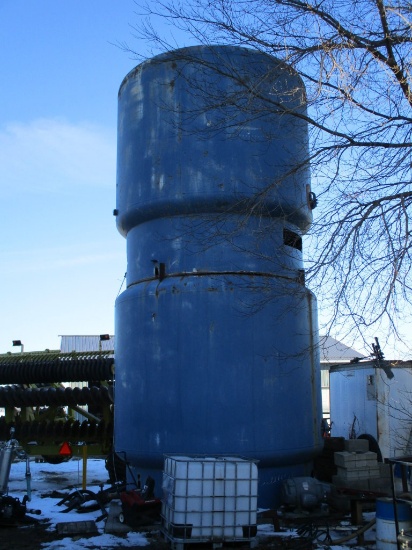 11,000 Gal steel upright fertilizer tank w/pump