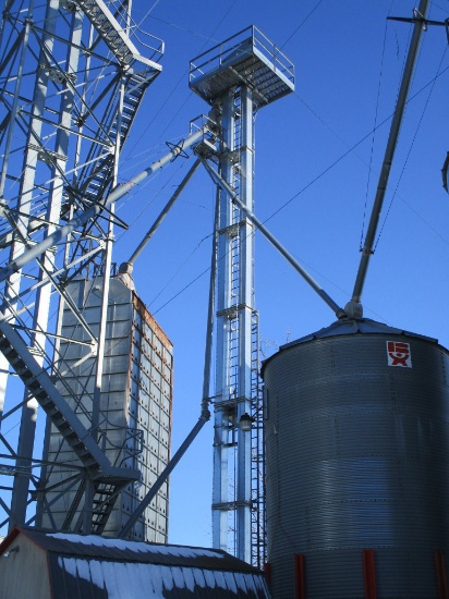 Sukup 70 ft. grain leg & down spouts, 3,000 bushel per hour