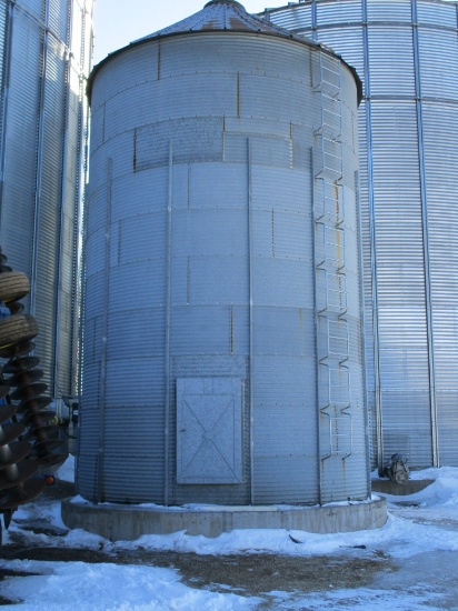 Approx. 6,000 bushel grain bin