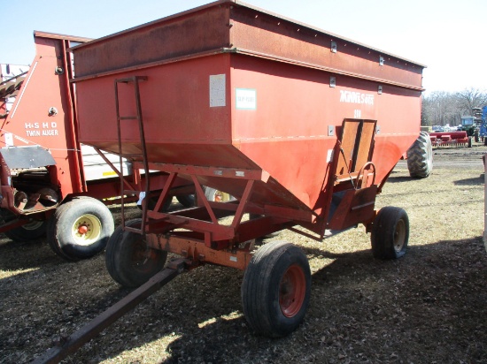 Minnesota 260 gravity wagon, MN jumbo 10 ton running gear