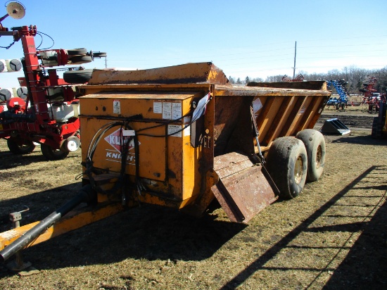 Kuhn Knight 8118 twin slinger tandem manure spreader