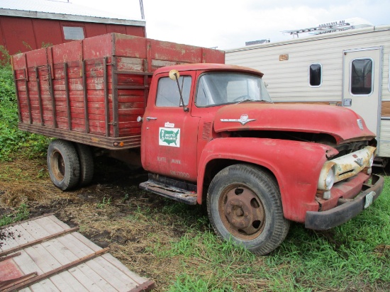 1950's - 1960's Ford F600 truck, 12' box, hoist, NO TITLE