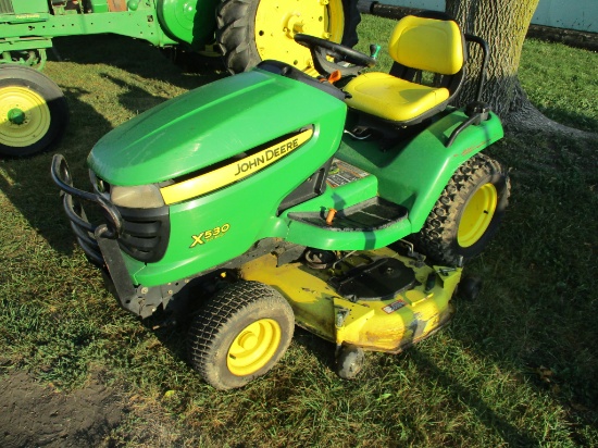 John Deere X530 multi terrain, hydro, 733 hrs. 54" deck