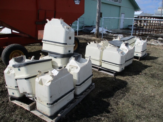 16 Kinze seed boxes w/ext. fit Kinze 3000 series planters, SELLS 16 X $