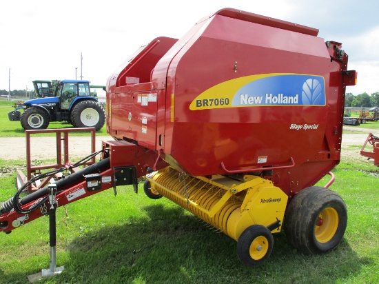 New Holland BR7060 round baler silage special