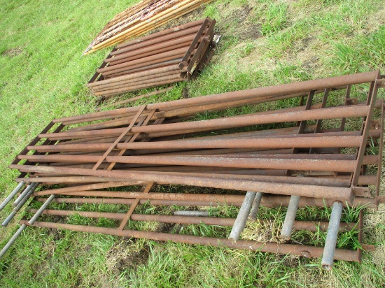 Pile of pipe gates