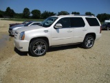 2013 Cadillac Escalade, 32,069 Act. miles, sunroof, leather, loaded, retractable running boards
