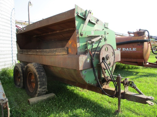 John Deere side slinger manure spreader, tandem ax.