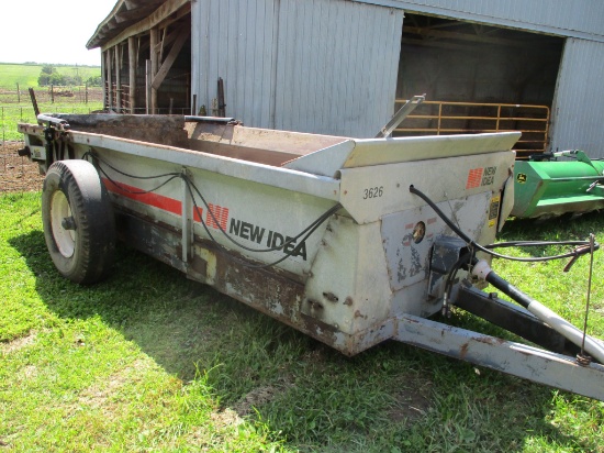 New Idea 3626 manure spreader, hyd end gate