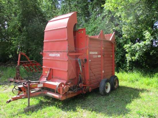 Hesston 10 stacker, tandem axle, needs lift bearing