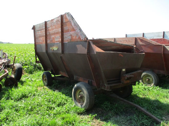 Farmhand 200 power box wagon, some damage