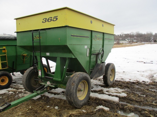 Demco 365 gravity wagon, Demco gear, 12R x 22.5 tires, lights