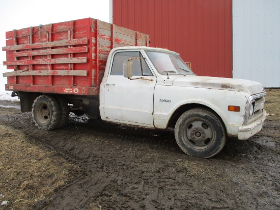 1969 Chevy C30 truck, 52,670 Act. miles, 350 engine, 4 sp. 8 ft. Omaha Standard box & hoist