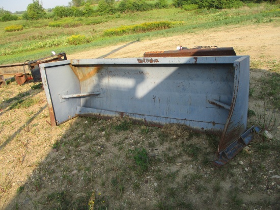 8 ft. snow pusher, skid loader mnt