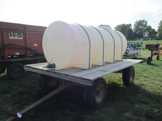 1000 gal tank mounted on wagon