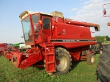 Int 1460 combine, 3,839 hrs. 24.5-32 tires, chopper