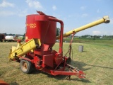 New Holland 352  feed mill