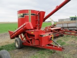 Gehl 125 feed mill