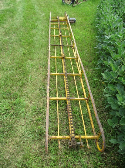 16 1/2 ft bale conveyor w/elect motor