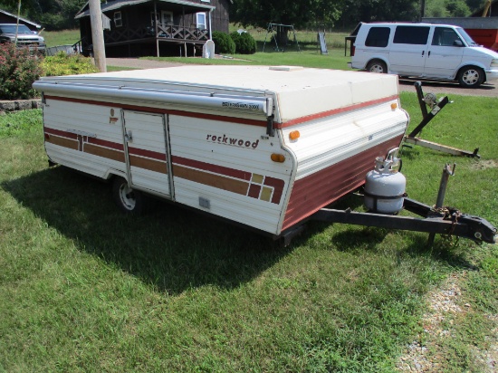 1983 Rockwood popup camper w/awning