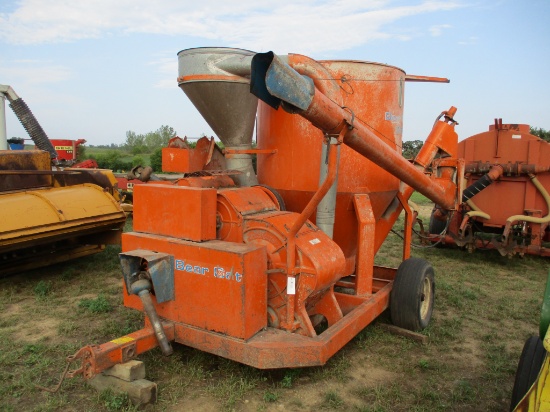 Bear Cat 950 feed mill
