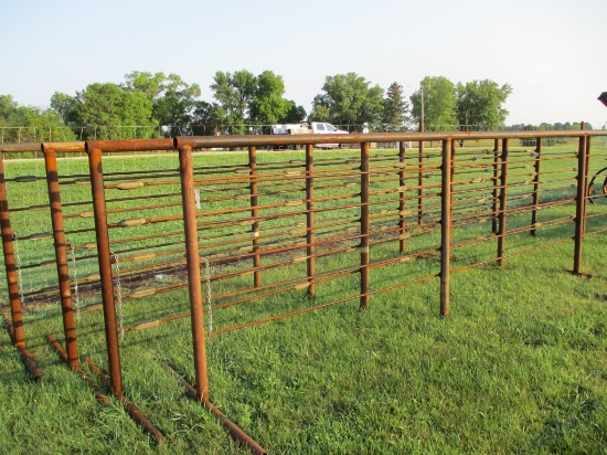 4 Heavy duty portable cattle panels 24' long x 70" tall, SELLS 4 X $