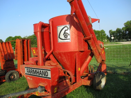 Farmhand 822 feed mill