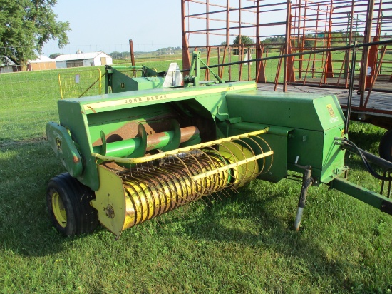John Deere 336 baler w/thrower