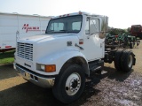 2001 int 4900 day cab, 204,172 miles showing, DT466E motor, auto, single ax. good rubber
