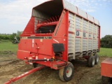 Gehl 970, 16 ft chopper box w/Gehl tandem gear