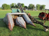 NI 324, 2R corn picker, 8R husking bed