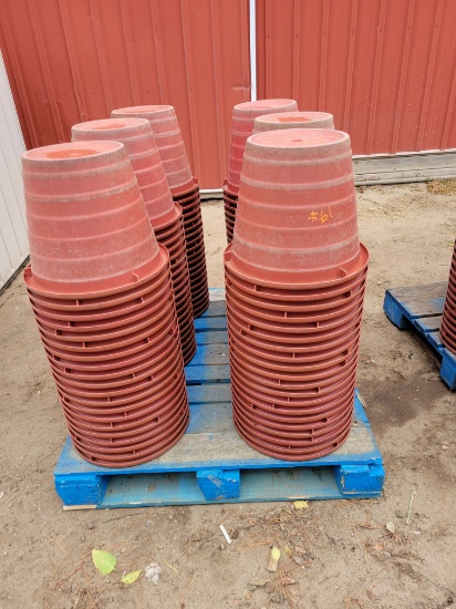 120  5/8 Bushel red harvesting baskets, SELLS 120 X $