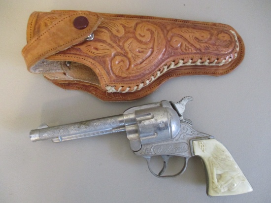 Roy Rogers cap gun & leather holster