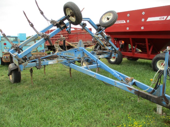 DMI 3200, 27' Anhydrous tool bar