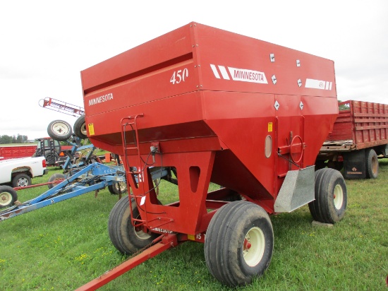 Minnesota 450 gravity wagon w/MN 15 ton gear, 16.5L-16.1 tires
