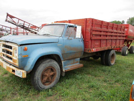 1974 Dodge 600, 14' box & hoist, runs & drives, NO BRAKES