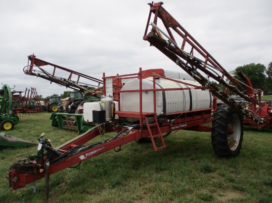 Wil Rich Blumhardt 1000 gal sprayer, 60' booms, SS foamer tank, Rinse tank, Hyd pump, 14.9x38 tires