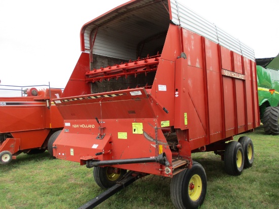 New Holland 716, 16' chopper box, w/MN tandem gear