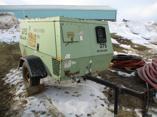 Sullair Mod 375DPQJD, 375 CFM, portable air compressor, 1,945 Hrs. John Deere 4.5 Liter 4045 engine
