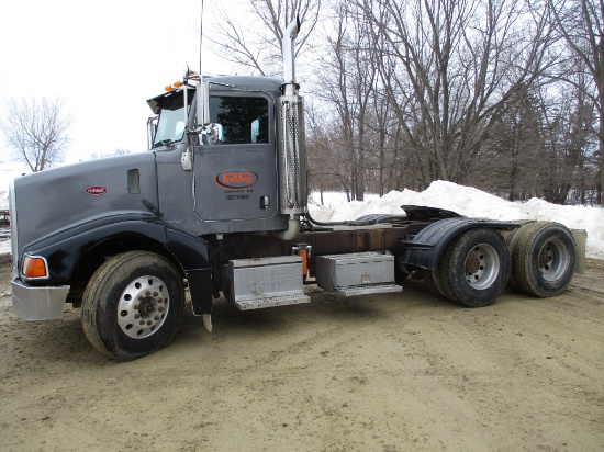2006 Peterbilt 385 day cab, Cat C13 eng. 13 sp. 1,136,681 miles showing, wet kit, very good rubber