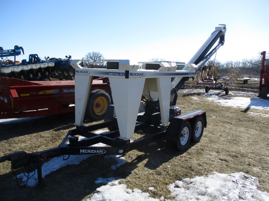 Meridian seed Titan 2SE, 2 box seed tender, Honda motor, tandem axle