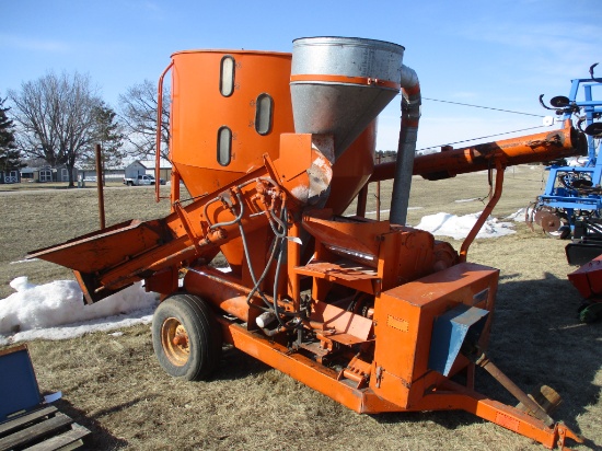 Bear Cat 1250 feed mill