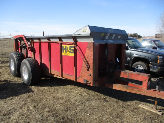 H&S 450 manure spreader, Hyd end gate, NO beater