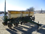 John Deere 7000, 6R planter, dry fert. 6 precision finger pickup corn meters new in 2020, 6 bean