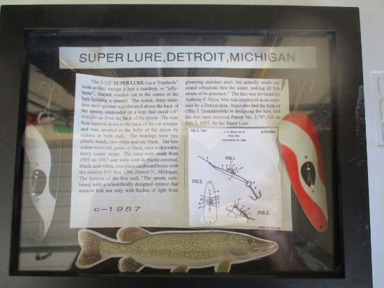 Super Lure & Baits Alive display's