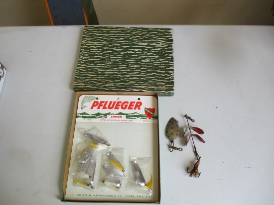 Original Pflueger Limper display w/lures