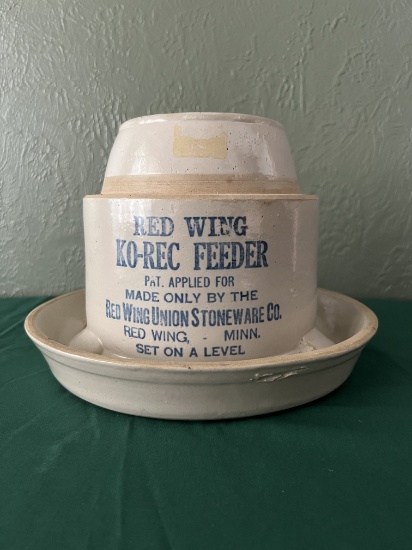 Red Wing Ko-Rec feeder w/original under plate, Excl condition